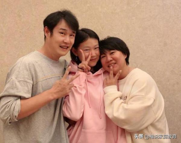 小瀋陽14歲女兒撞臉“金智妮”,懟臉照氣場全開,堪稱整容式長大 小瀋陽14歲女兒撞臉“金智妮”,懟臉照氣場全開,堪稱整容式長大