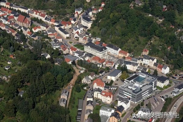 德表,朗格與格拉蘇蒂原創 德表,朗格與格拉蘇蒂原創