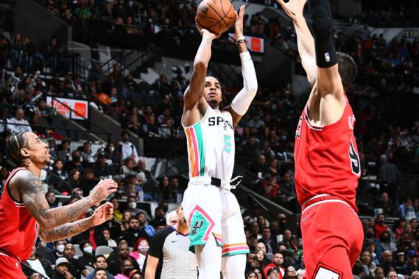 德羅贊拉文合砍62分公牛仍不敵馬刺，德章泰-穆雷29+9+12