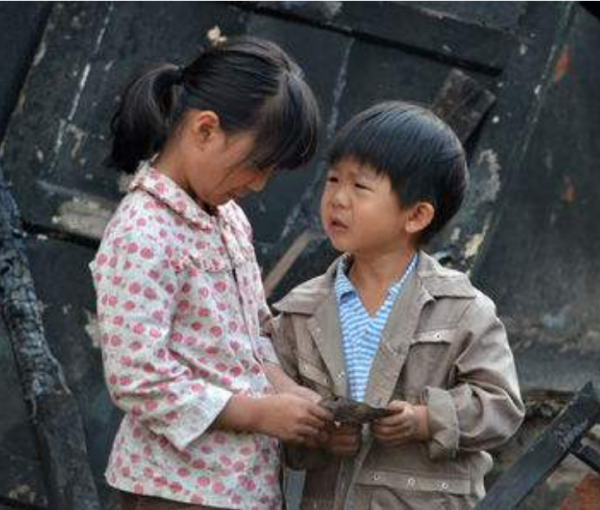 被當成搖錢樹的童星,鄧鳴賀去世時僅9歲,紀寶如被家人囚禁 被當成搖錢樹的童星,鄧鳴賀去世時僅9歲,紀寶如被家人囚禁