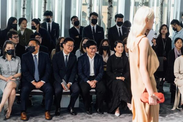 俞飛鴻演繹“風格上的極簡主義，細節上的精緻主義”