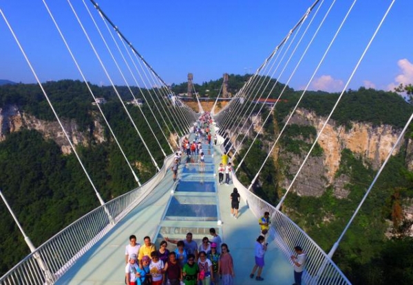 網紅玻璃橋，如今卻在向＂偷窺橋＂發展