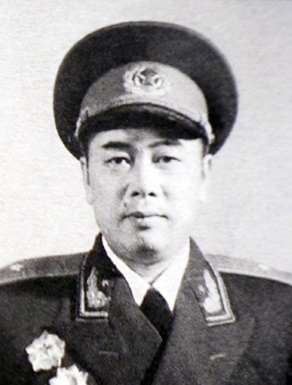 1985年福州軍區撤銷後,司令員和政委後來都去哪了? 1985年福州軍區撤銷後,司令員和政委後來都去哪了?