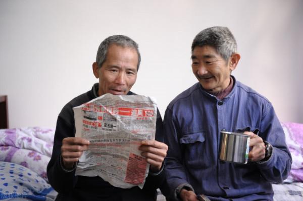 55歲男保姆哭訴,給老人當男保姆月掙7000元,很痛苦很無奈 55歲男保姆哭訴,給老人當男保姆月掙7000元,很痛苦很無奈