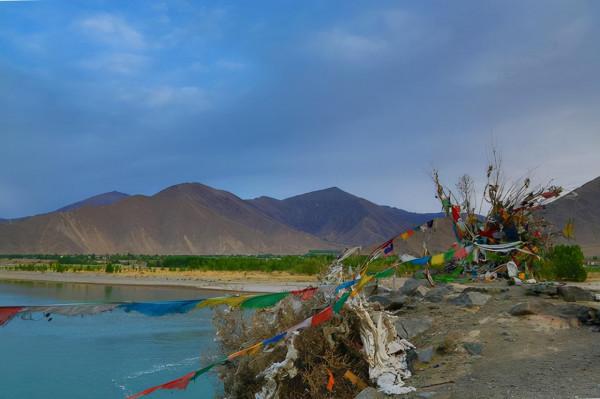 西藏魚庫“羊卓雍措”裡的魚數量多達8億公斤，為什麼無人捕撈？