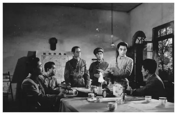 為保中央機關，許光達犯兵家大忌，毛主席很自信：許光達，我放心