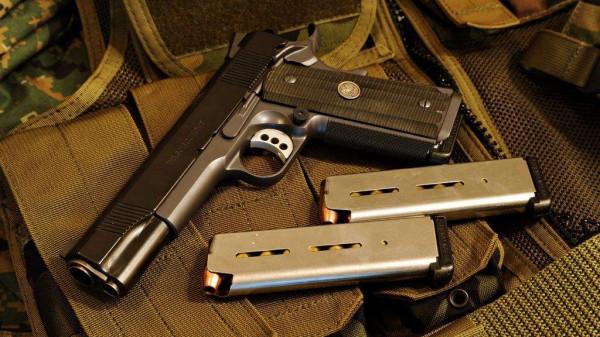 這十把手槍曾是“名將”的配槍，每一把都是軍工的傑作