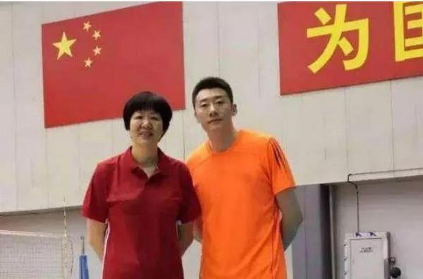 男排接應的愛徒，里約奧運上一舉成名，今現身在開學典禮上成新生