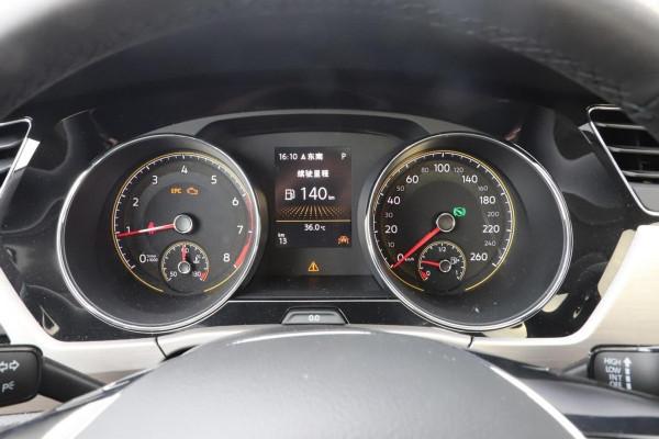 6座佈局&plus;主動剎車，百公里油耗6&period;3升，實拍大眾途安L頂配版