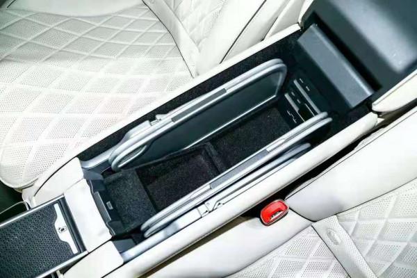 21款賓士S級五座改四座，感受後排商務艙的超前關懷