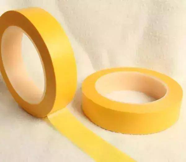 裝修時牆面貼桌布還是刷膠漆好？聽完老師傅的話終於不糾結了