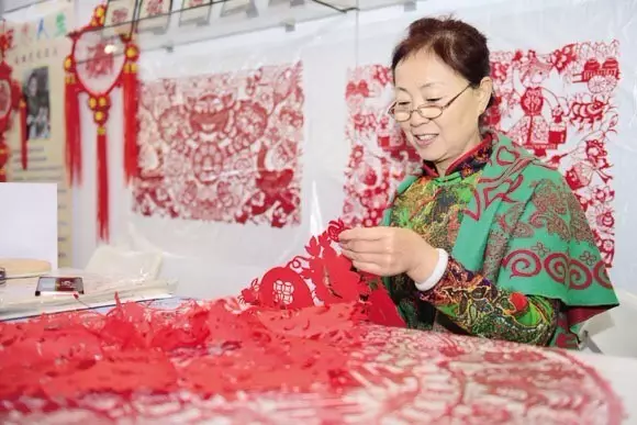 70年代難得一見的手工人老照片,好熟悉!有的快失傳… 70年代難得一見的手工人老照片,好熟悉!有的快失傳…