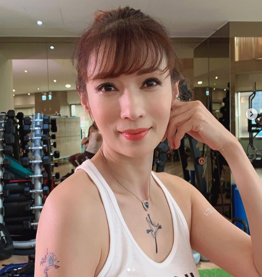 50歲溫翠蘋，首次曝光減肥餐吃法！出道32年沒胖過