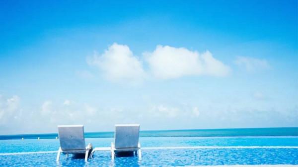 這裡享有“中國馬爾地夫”的美稱 蔚藍的地間沐浴陽光，飽覽海景