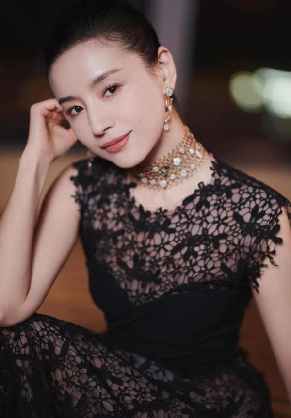 董潔優雅大方 董潔優雅大方