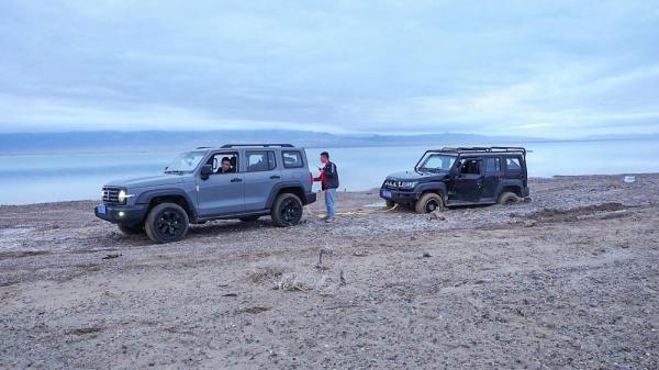 坦克300環青海Day2:體驗水天一線的“雙湖”,小柴旦救援BJ40! 坦克300環青海Day2:體驗水天一線的“雙湖”,小柴旦救援BJ40!