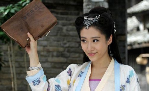 劉思彤：長相酷似李冰冰，演《蕭十一郎》出道，和吳奇隆感情頗深