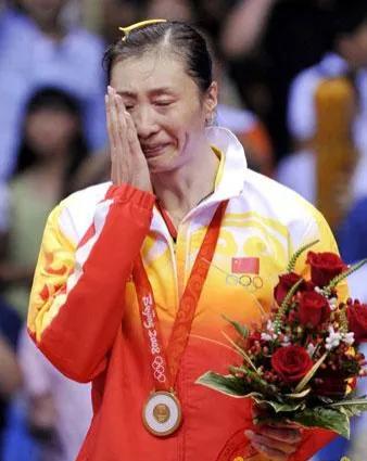 張寧：兩奪奧運女單金牌，離婚又再婚，今47歲被58歲老公寵上天