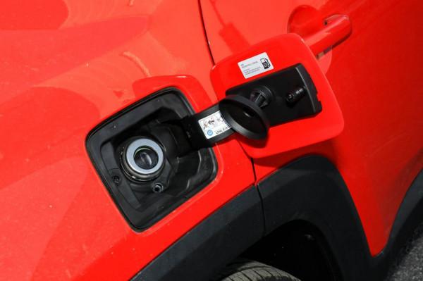 2021款JEEP自由俠用車成本分析，平均每月支出1288元？