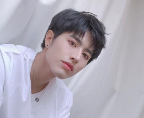 內地古裝“醜男”疑似撞臉TVB港星陳豪，沒有對比就沒有傷害