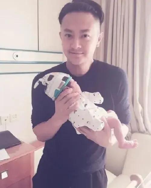 42歲的印小天，走到今天該怪誰呢？成於自己敗於插刀門