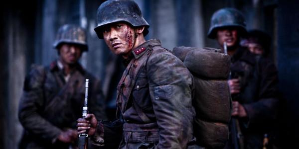 敵人進村了,八路軍仍在出操,日軍指揮官見狀說:必有埋伏 敵人進村了,八路軍仍在出操,日軍指揮官見狀說:必有埋伏