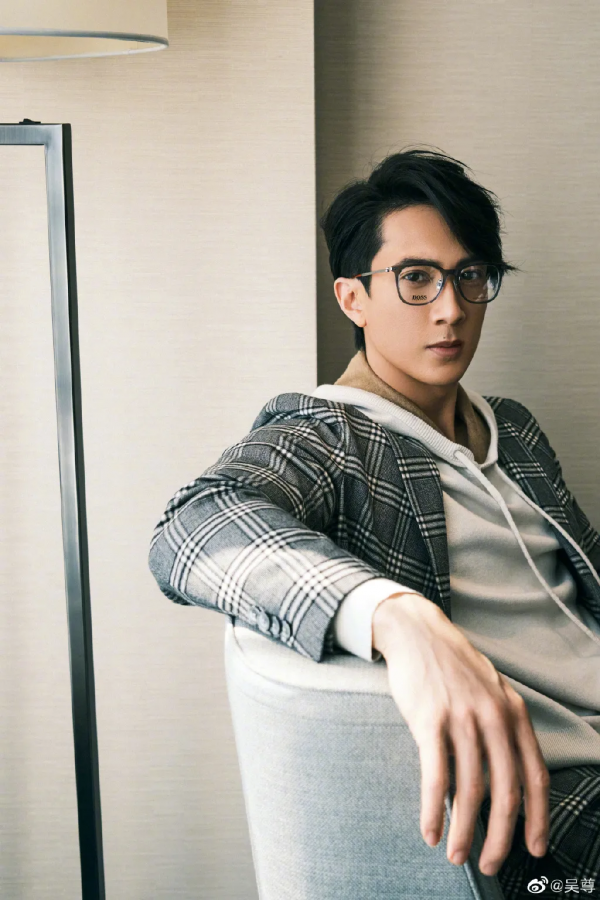 每日八卦:楊冪迪麗熱巴和好了?趙露思專挑頂流下手? 每日八卦:楊冪迪麗熱巴和好了?趙露思專挑頂流下手?