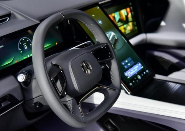 57萬起的國產車,高合HiPhi X,重新定義了國產豪華純電動車的上限 57萬起的國產車,高合HiPhi X,重新定義了國產豪華純電動車的上限