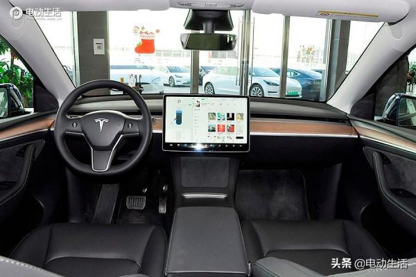運動型大空間純電SUV 實拍特斯拉Model Y國產版