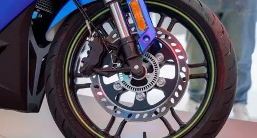 19980元的隆鑫無極250RR​跑車 19980元的隆鑫無極250RR​跑車