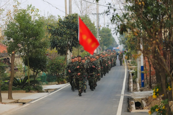 火箭軍某部組織百公里徒步行軍 | 高畫質圖集 火箭軍某部組織百公里徒步行軍 | 高畫質圖集