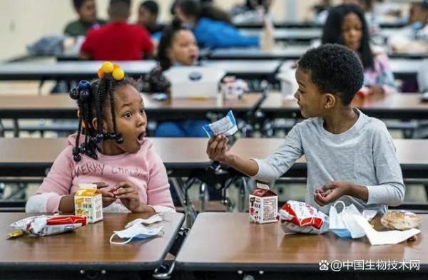 美國政府釋出學校午餐標準：低脂奶、80&percnt;麥片、全穀物、減鈉10&percnt;