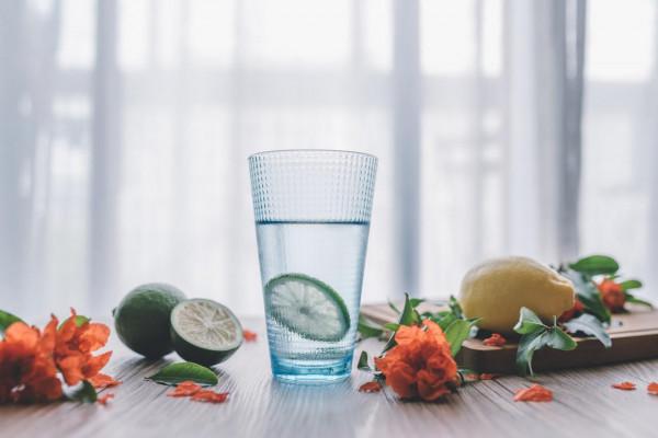 有一種女人，沒什麼真心朋友，生活卻越來越好