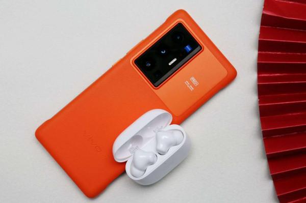 vivo X70 Pro 最佳拍檔敲定,vivo TWS 2e 上手體驗評測 vivo X70 Pro 最佳拍檔敲定,vivo TWS 2e 上手體驗評測