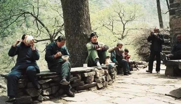 八十年代農村人走親戚,小孩一般想留宿幾天,為何現在不願意了? 八十年代農村人走親戚,小孩一般想留宿幾天,為何現在不願意了?