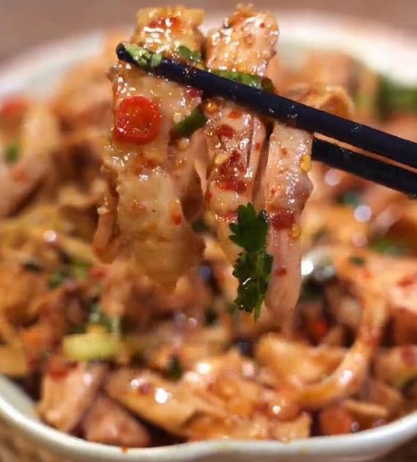 好吃的手撕雞，簡單幾步你也能學會，趕緊收藏起來試試吧