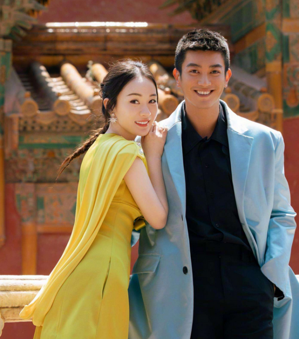 杜江帶8歲兒子與友聚會！嗯哼身材高挑成小帥哥，父子倆被誇帥氣