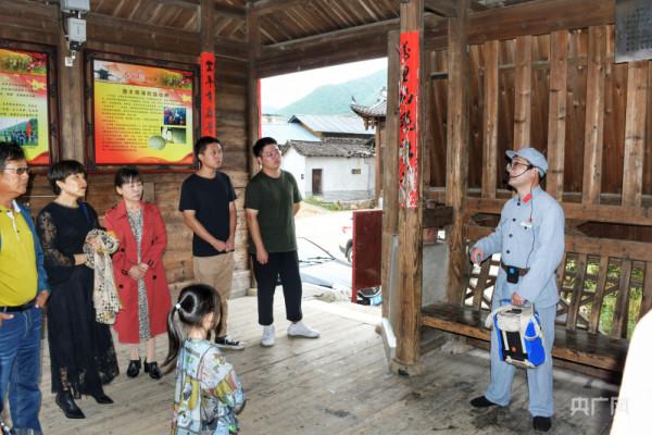 長征路上新青年丨“長征第一村”的黨史領學人:讓紅色故事“有味道、接地氣” 長征路上新青年丨“長征第一村”的黨史領學人:讓紅色故事“有味道、接地氣”