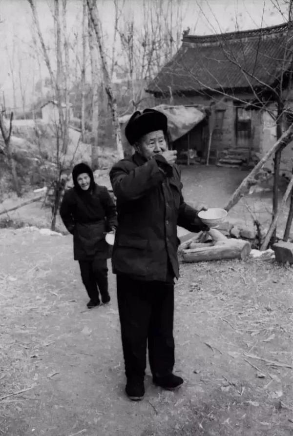 80年代中國人吃飯罕見老照片26張
