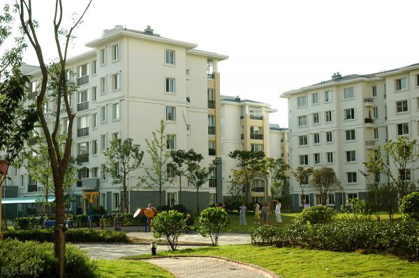 郊區的房子購買率遠比市中心高,購房者並不全是資金問題 郊區的房子購買率遠比市中心高,購房者並不全是資金問題