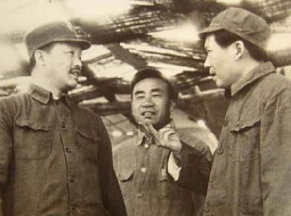朱德位列十大元帥之首，授銜編號卻是004，毛主席將001號給了誰？