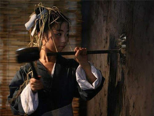 “鑿壁偷光”的匡衡,長大後做了什麼?語文老師:不敢教 “鑿壁偷光”的匡衡,長大後做了什麼?語文老師:不敢教