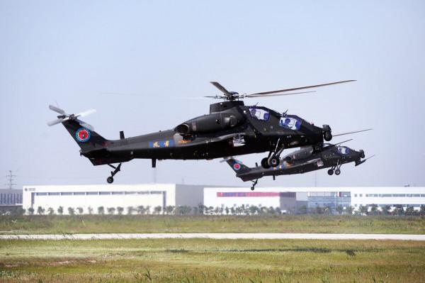 武裝直升機大比較，Z-10 VS LCH，國外網友如何看？