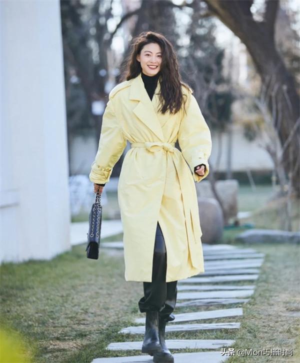 開年怎麼穿才好看？配色很重要：“幸運色+討喜色”搭配，太高階