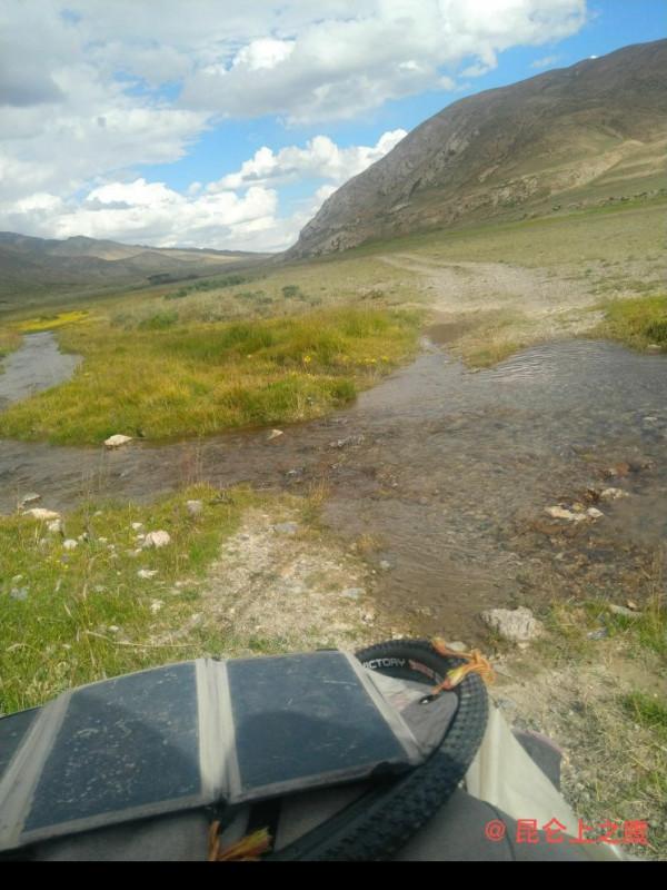 崑崙山的穿越——花石峽、冬給措納湖至香日德