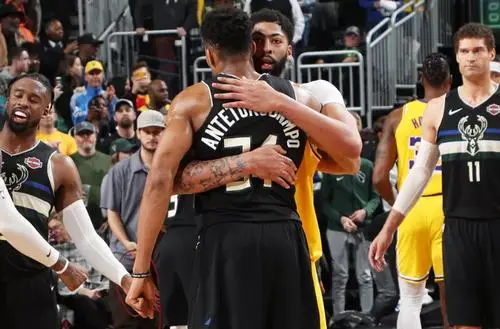 奧尼爾：比賽太軟了！名宿：湖人濃眉的對抗該去向詹姆斯取取經？