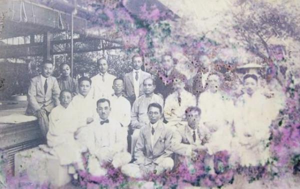 何香凝追悼會，朱德主持、宋慶齡致悼詞，臨終遺願：不火化遺體