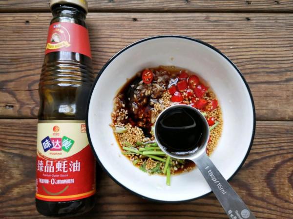 平菇焯水簡單一拌，鮮辣爽滑，簡單易學，開胃還下飯，一盤不夠吃