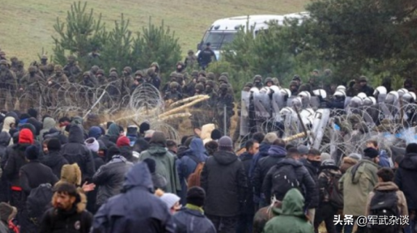 11月29日，北約增兵立陶宛，重型火炮馳援，想和俄羅斯直接開戰？