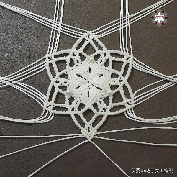 用繩子就能編出漂亮的雪花，超詳細的教程，一步一步教你編